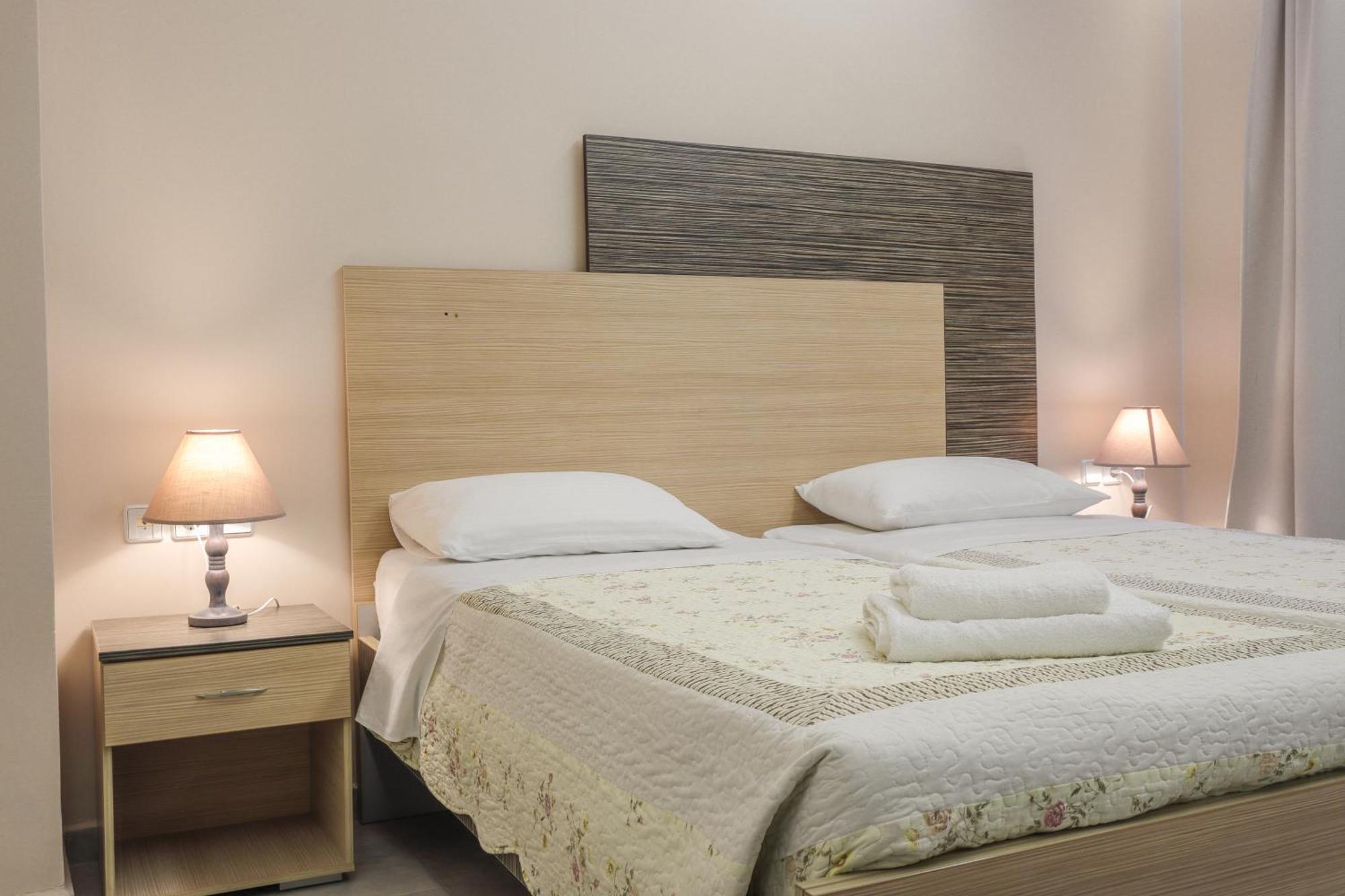 Delfini Beach Hotel & Suites อาร์คานเยโลส ภายนอก รูปภาพ