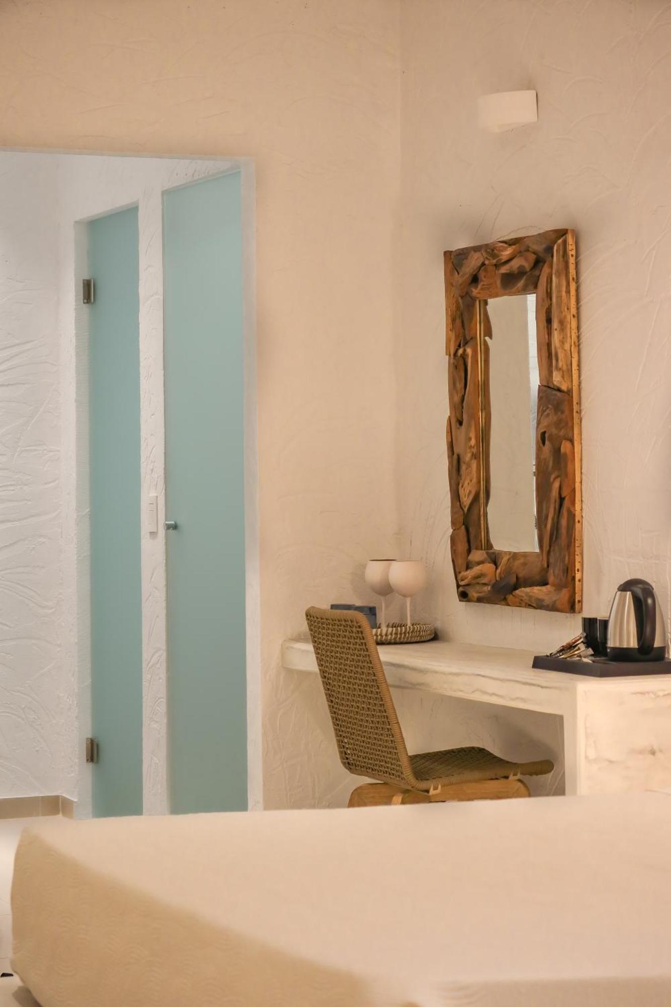 Delfini Beach Hotel & Suites อาร์คานเยโลส ภายนอก รูปภาพ